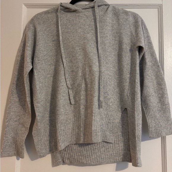 Banana Republic Italian Merino Wool Grey Sweater Luxurious Cozy Gray Knit Hoodie - Picture 3 of 6